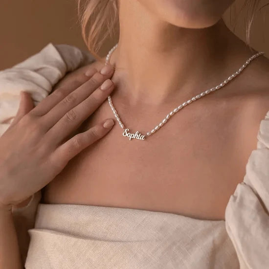Collar personalizado con perlas de agua dulce y nombre