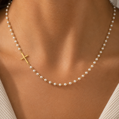 Collar de Perlas Eternas con Cruz