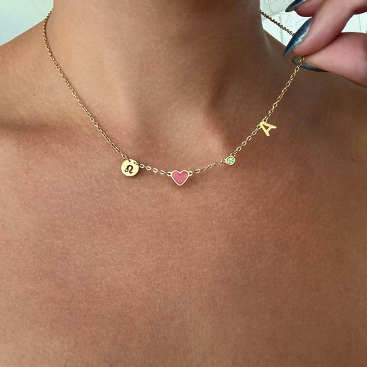 Collar personalizado con inicial en forma de corazón, piedra de nacimiento y signo zodiacal.