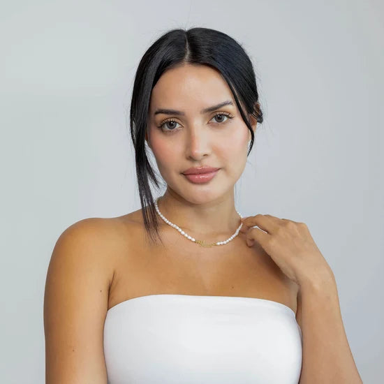 Collar personalizado con perlas de agua dulce y nombre
